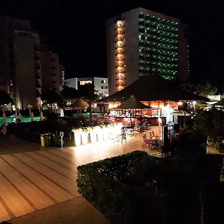 Royal Beach Apartment *